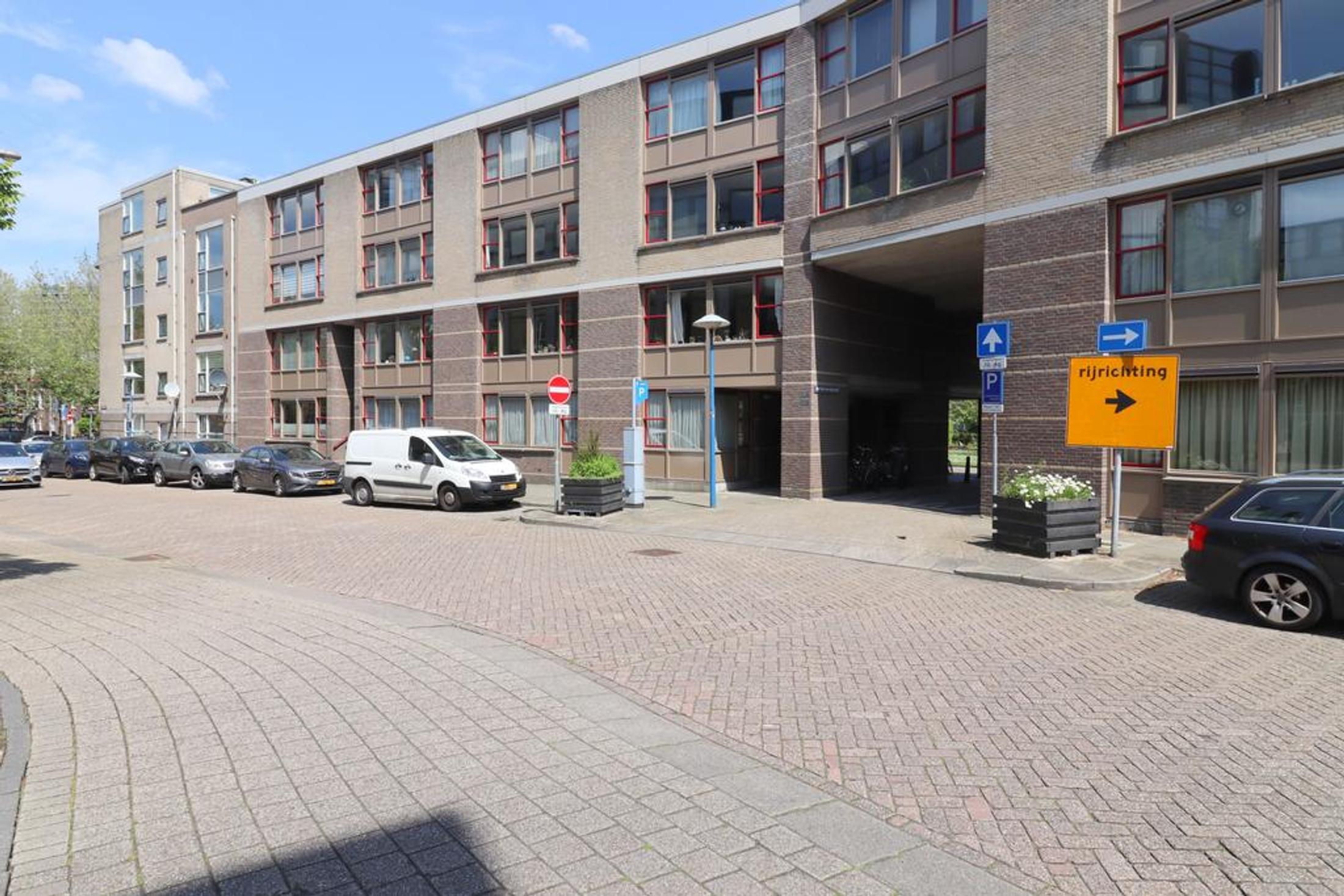 Pastoor van Nuenenhof 8