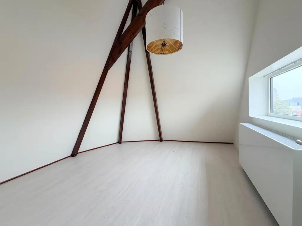 Appartement te huur: Houtmarkt 1D, Breda
