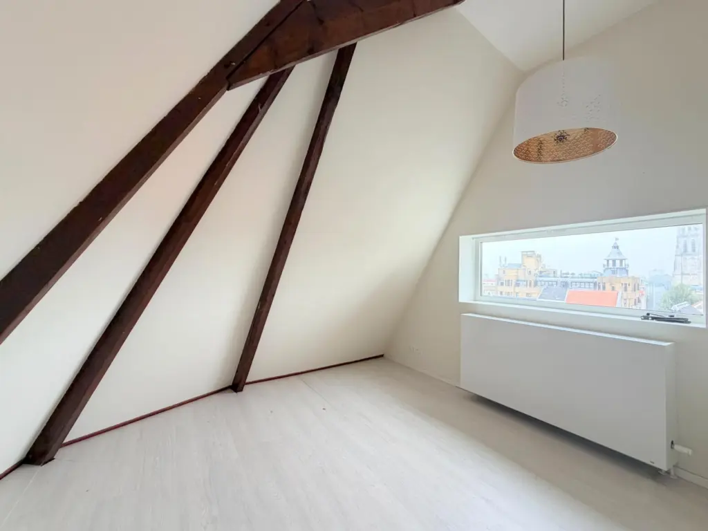 Appartement te huur: Houtmarkt 1D, Breda