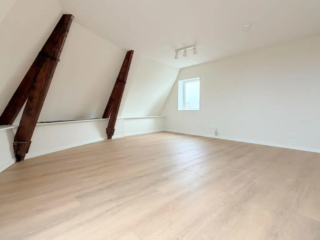Appartement te huur: Houtmarkt 1D, Breda